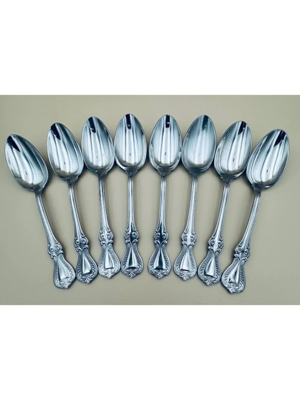 Set Of 8 Towle OLD COLONIAL 18/10 Stainless Place Oval Soup Spoons